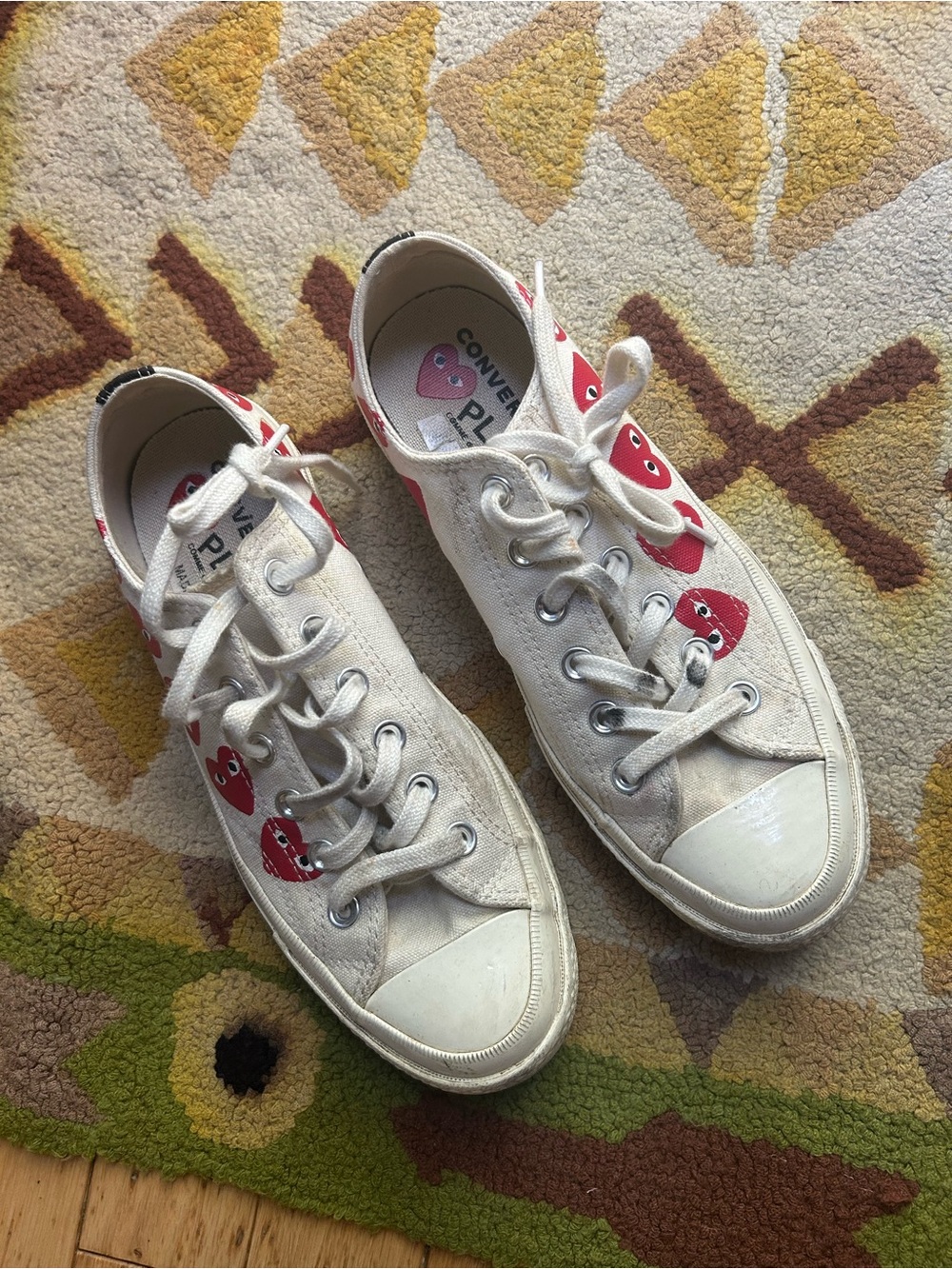 Converse x CDG PLAY Chuck 70 Low Top Heart Sneakers White Red Womens 7 Mens 5